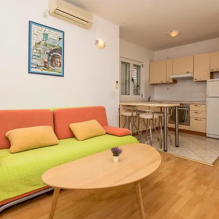 2 Bedroom Beach Front Apartment In Makarska Makarska