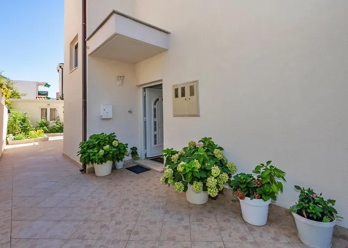 Apartment Kotromanica Iv *